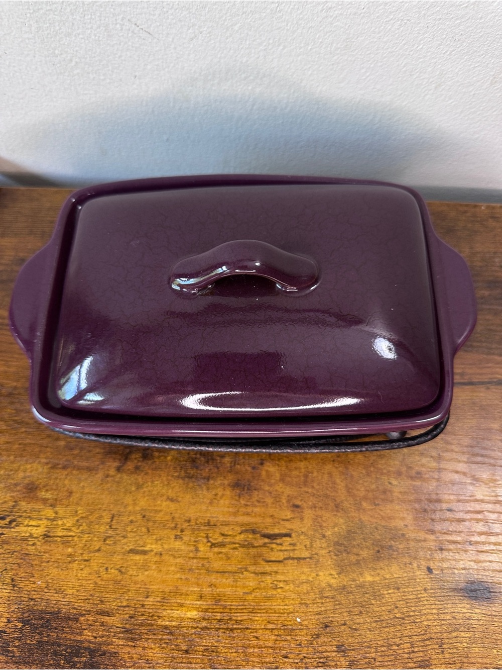 Tastefully Simple Eggplant Purple Ceramic Covered Dip Crock‎ Baker Lidded